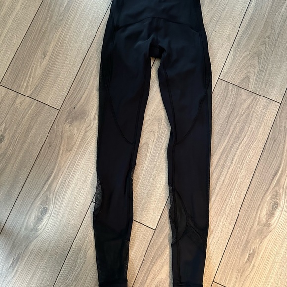 Lululemon Everlux and Mesh high rise tight legging size 2 length 28 inch - Picture 7 of 15
